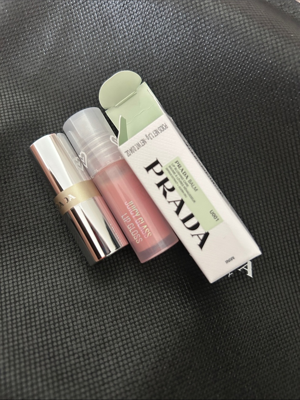 Prada lip blushing care balm - Picture 4 of 17